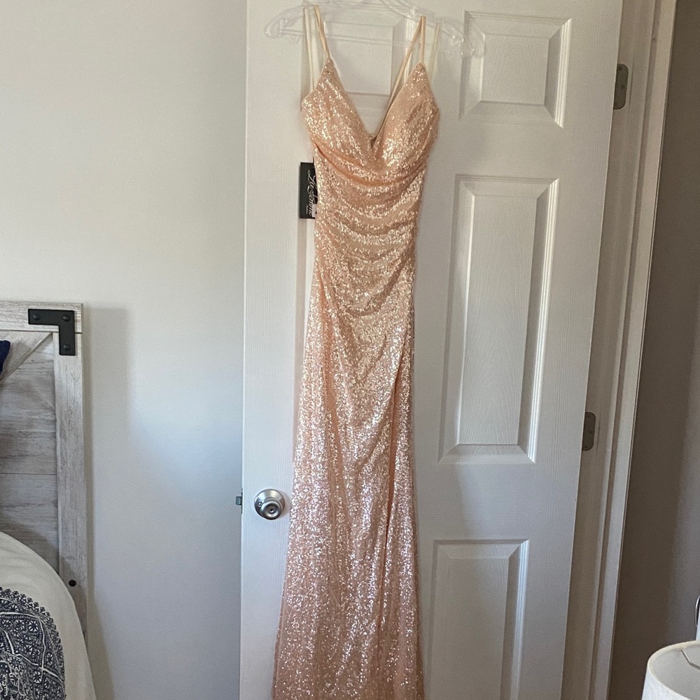 Women’s evening/ball/prom dress